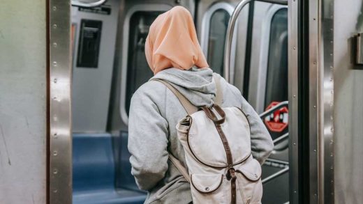 Scary! Renungan Wanita Berselubung Dalam Keretapi 5 HORRIFYING1 e1683564989191